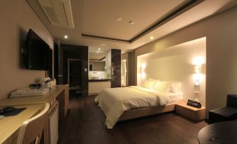 2. Hotel de..