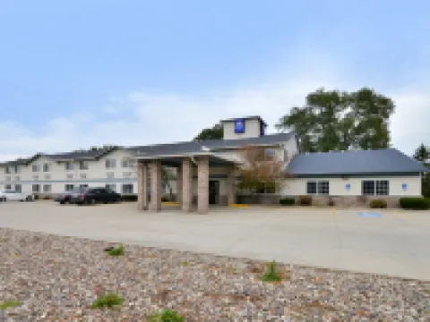 Regency Inn Geneseo IL I-80 Hotels in Henry County