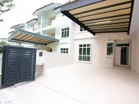 Shamrock Beach Villas 9 Seaview Hotels in Tanjung Bungah