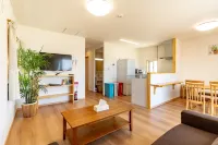The Villas Waiting Room Hotels in Мотобу