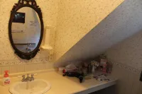 Iza Kamakura Guest House and Bar