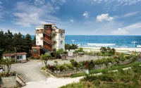 Yangyang Solbada Pension (Ocean View) Hotels near Donghohaesuyokjang
