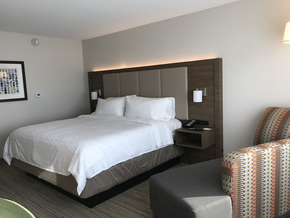 Holiday Inn Express & Suites Phoenix - Airport North, an Ihg Hotel