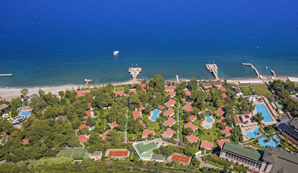 Amara Luxury Resort