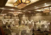 Radisson Hotel Hauppauge-Long Island - Swimmingpools