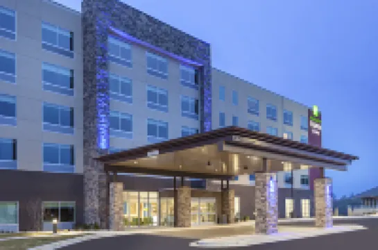 Holiday Inn Express & Suites HUDSON I-94 by IHG