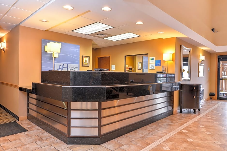 Holiday Inn Express Lewisburg - New Columbia, an Ihg Hotel