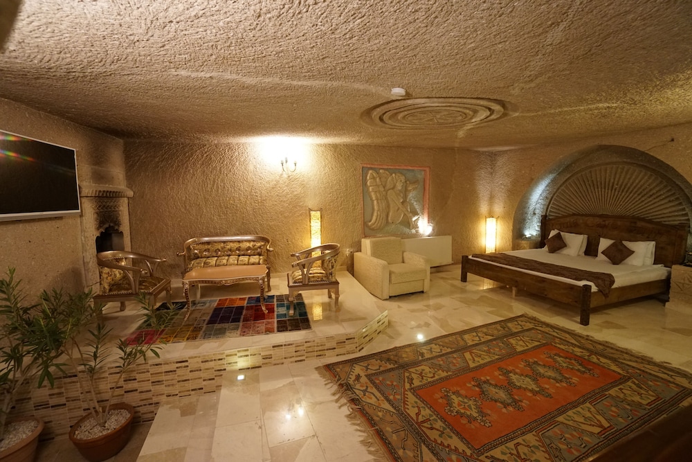 Roma Cave Suite