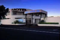 Pacific Motor Inn Hotels in 