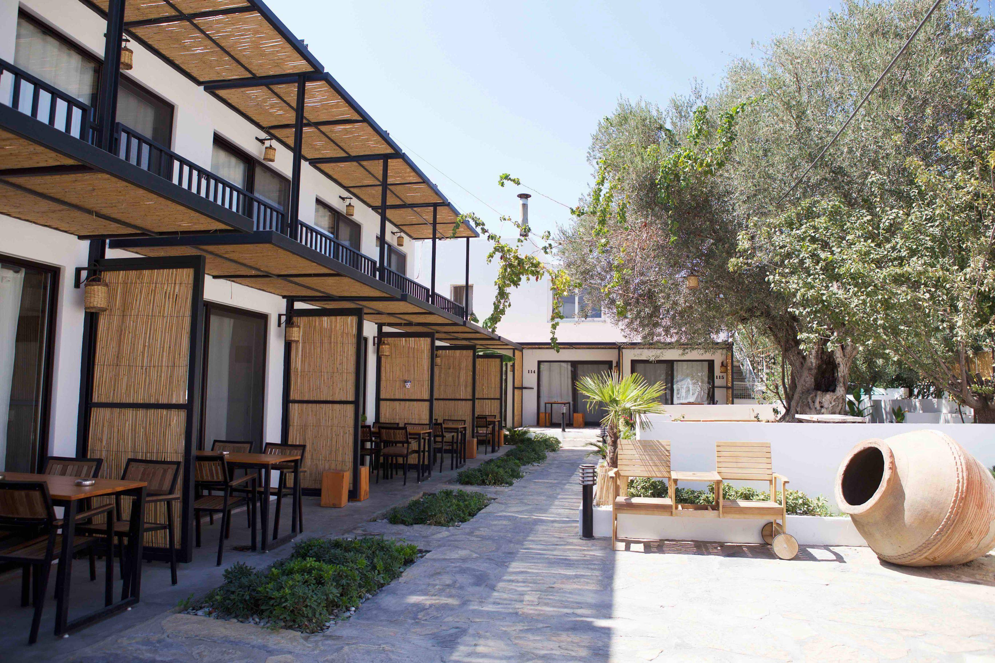 Daphnis Hotel