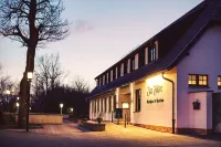 Zur Fähre Hotels in Levenhagen