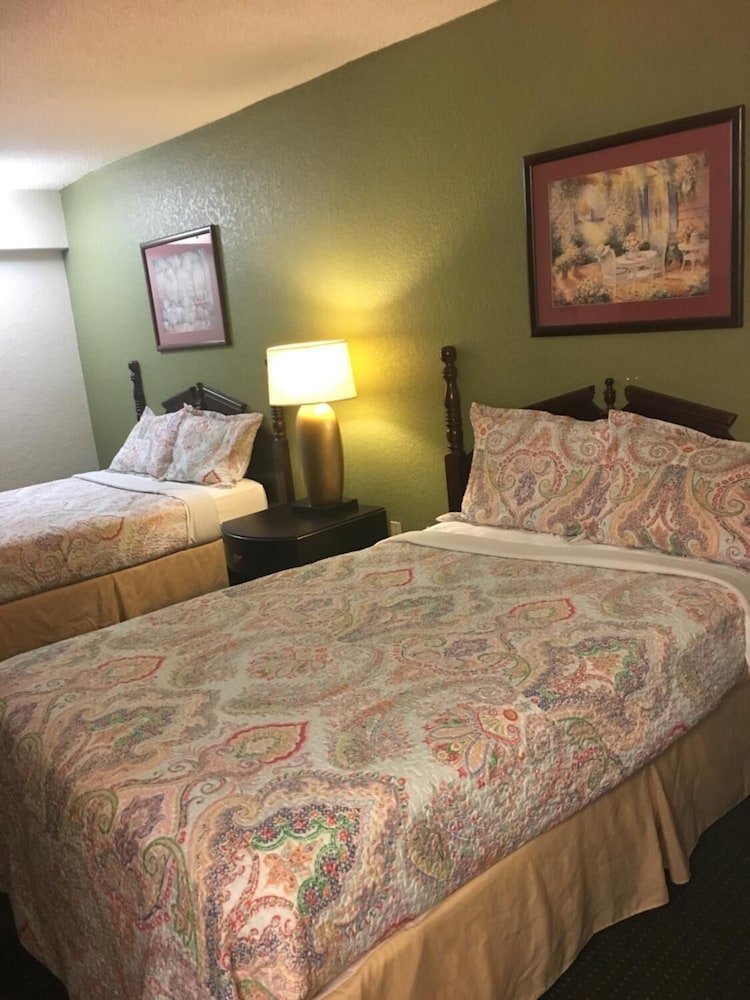 River Valley Inn & Suites