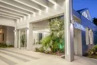 Forum Suites - Airport Shuttle
