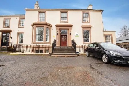 Lost Guest House Stirling Отели рядом с достопримечательностью «Университет Стерлинг»