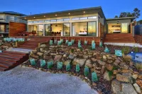 Freycinet Coastal Retreat