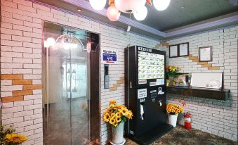 Jeungpyeong Gallery Self Check-in Motel