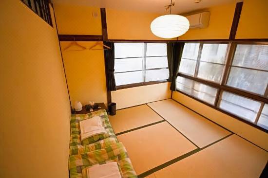 Roku Hostel Hiroshima-Hiroshima Updated 2022 Room Price-Reviews & Deals |  Trip.com
