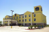 Comfort Inn & Suites Hotels in Schulenburg