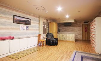 Jangsu Oncheon Hotel - Housity