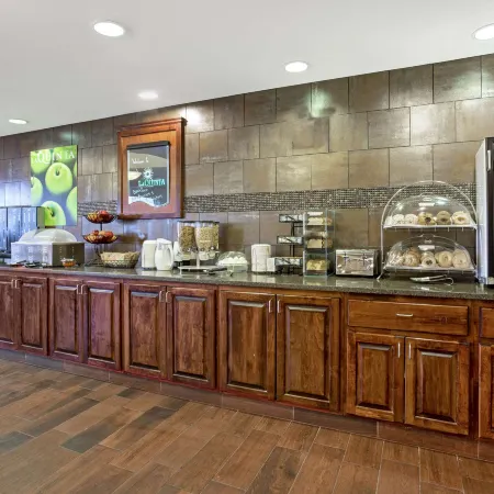 La Quinta Inn & Suites by Wyndham Dickinson