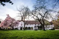 Hotel Schloss Leonstain Hotels in Pörtschach am Wörther See
