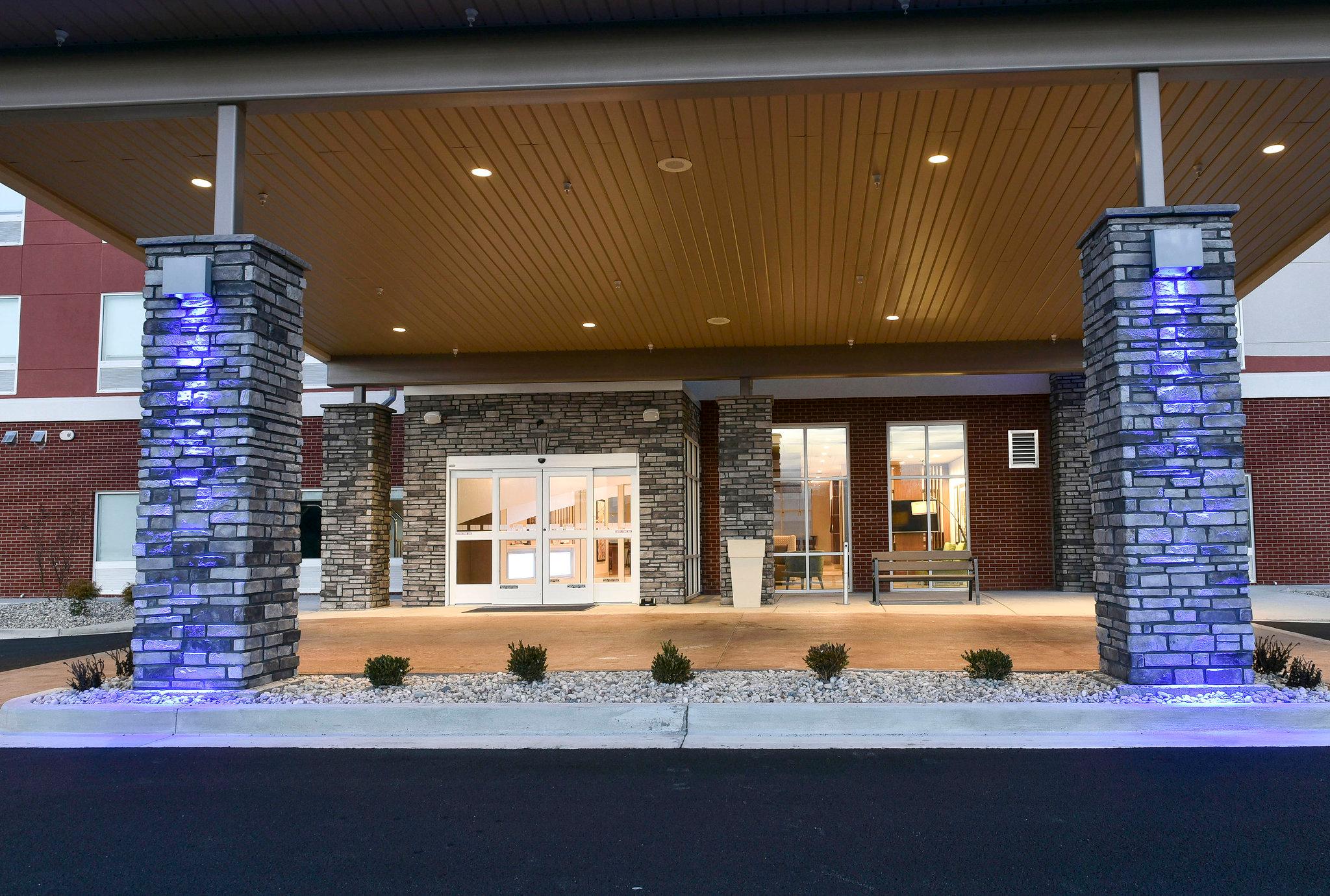 Holiday Inn Express & Suites Madisonville, an Ihg Hotel