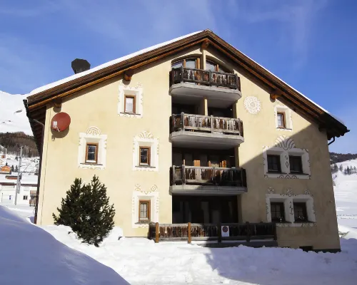 Chesa Mezzaun Hotels in Zuoz