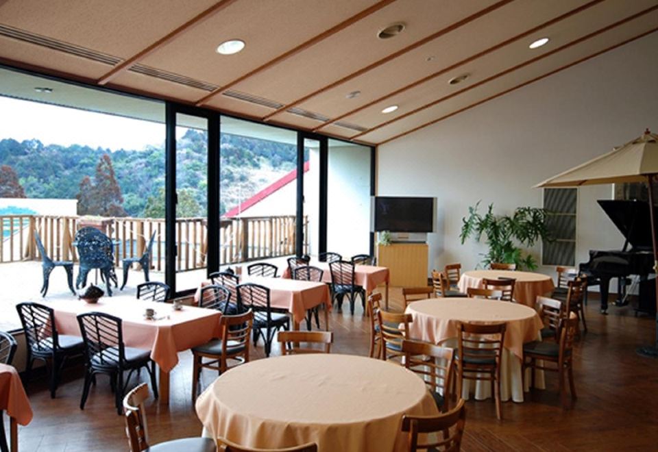 3. 료칸 다케오 온..