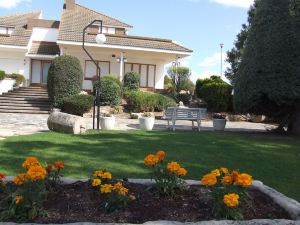 Spacious Holiday Home in Vilanova de Bellpuig with Garden