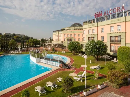 Ilunion Alcora Sevilla Отели рядом с достопримечательностью «SALA FANTASIA»