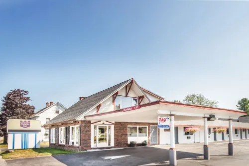 Relax Inn Hotels in Brunswick