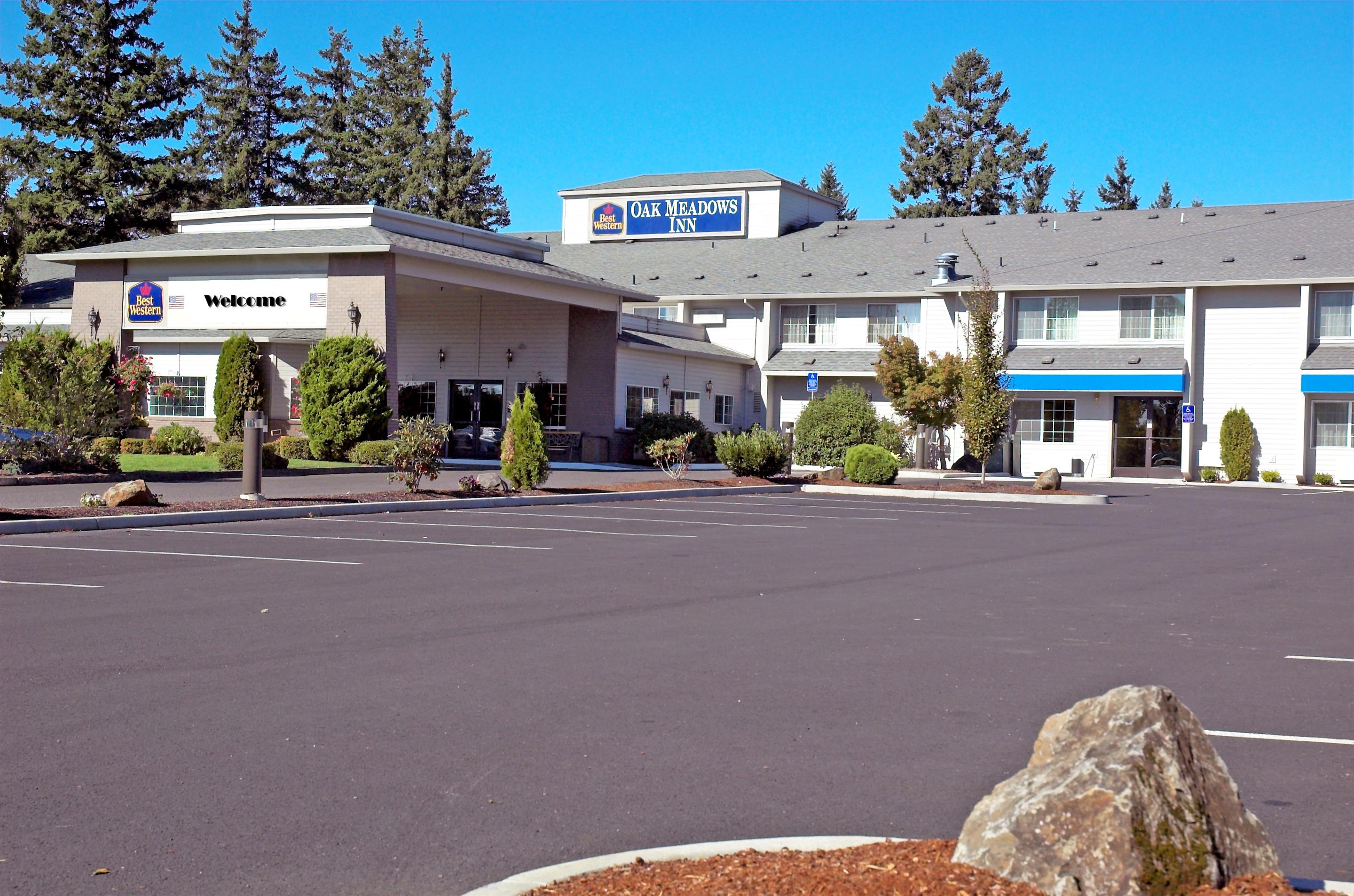 Best Western Oak Meadows Inn