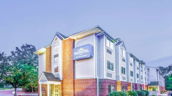 Microtel Inn & Suites by Wyndham Newport News Airport