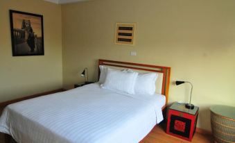 Hanoi Iris Boutique Hotel