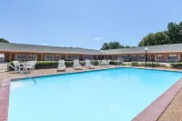 Gun Barrel Executive Inn