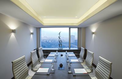 会議室 ル メリディアン グルガオン デリー NCRの写真