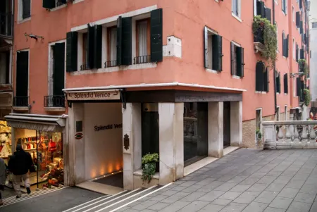 Splendid Venice - Starhotels Collezione Отели рядом с достопримечательностью «Виа Гарибальди»