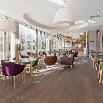 Hampton by Hilton London Waterloo Отели рядом с достопримечательностью «Улица Флит-стрит»