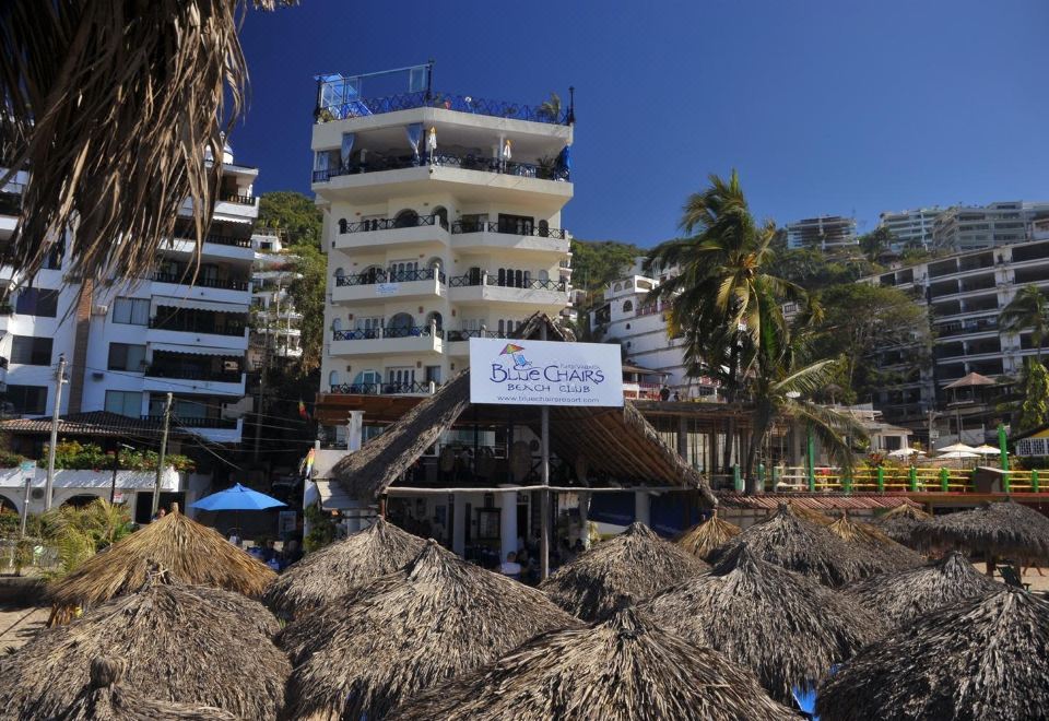 Blue Chairs Resort by the Sea - Adults Only - Valoraciones de hotel de 3  estrellas en Puerto Vallarta