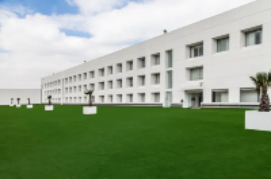 NH Collection Airport T2