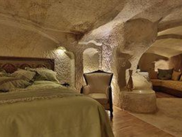 Golden Cave Suites