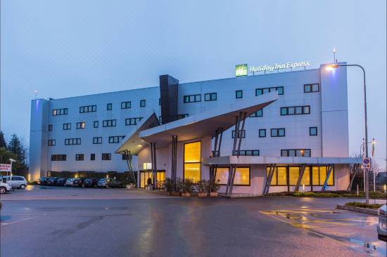 Holiday Inn Express Milan Malpensa Airport Room Reviews Photos Case Nuove 2021 Deals Price Trip Com