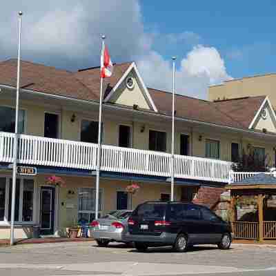 Rainbow Inn Hotel Exterior