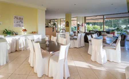 Minavra Hotel Отели в г. Вари-Вула-Вулјагмени