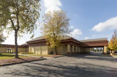 Clarion Hotel Detroit Metro Airport Hotels in Romulus