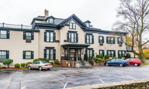 The Carriage House Inn Newport