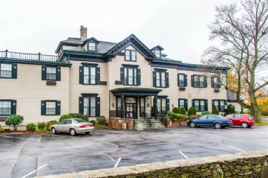 The Carriage House Inn Newport