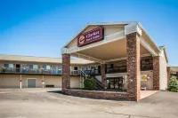 Clarion Inn & Suites at the Outlets of Lake George Hotels near West Mountain