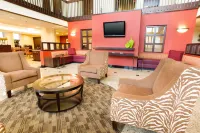 Drury Inn & Suites Terre Haute - parking