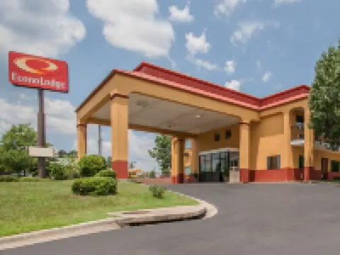 Econo Lodge Hotels in Northport